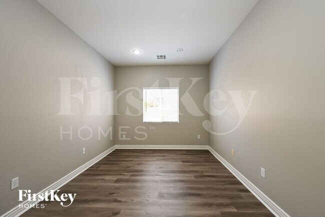Building Photo - 10549 Bardilino St