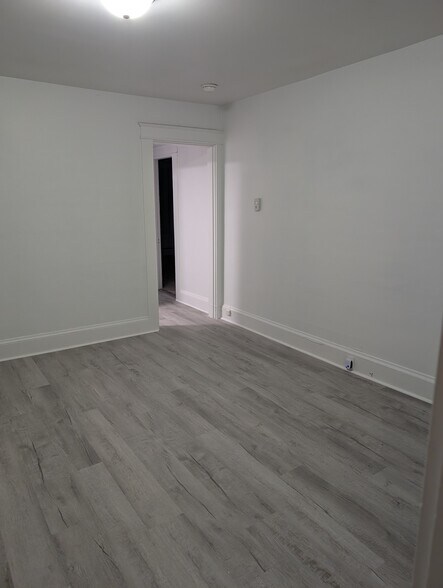 Building Photo - 157 School St