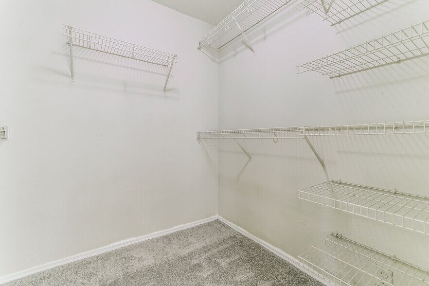 Building Photo - 11457 W Rio Vista Ln