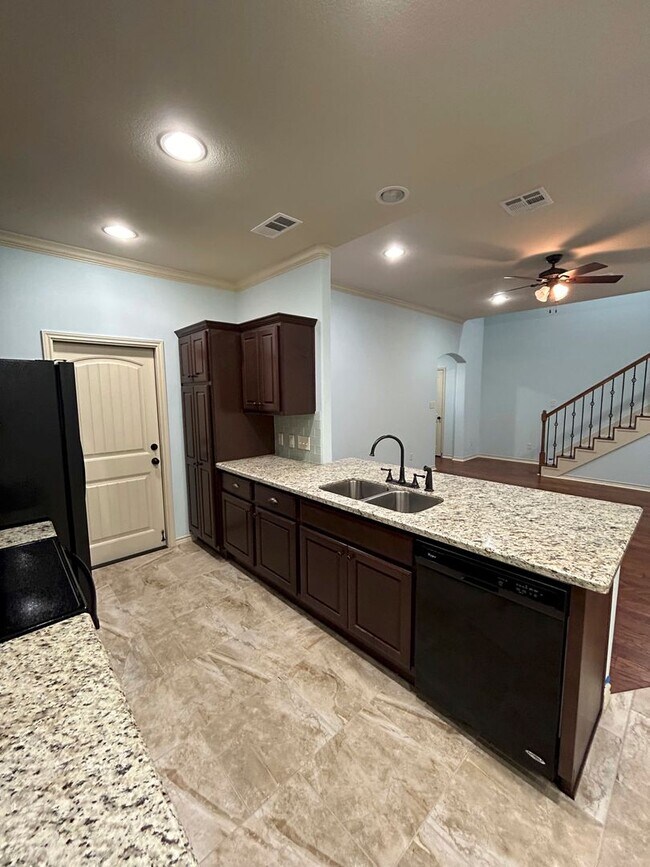 Building Photo - South College Station Townhome