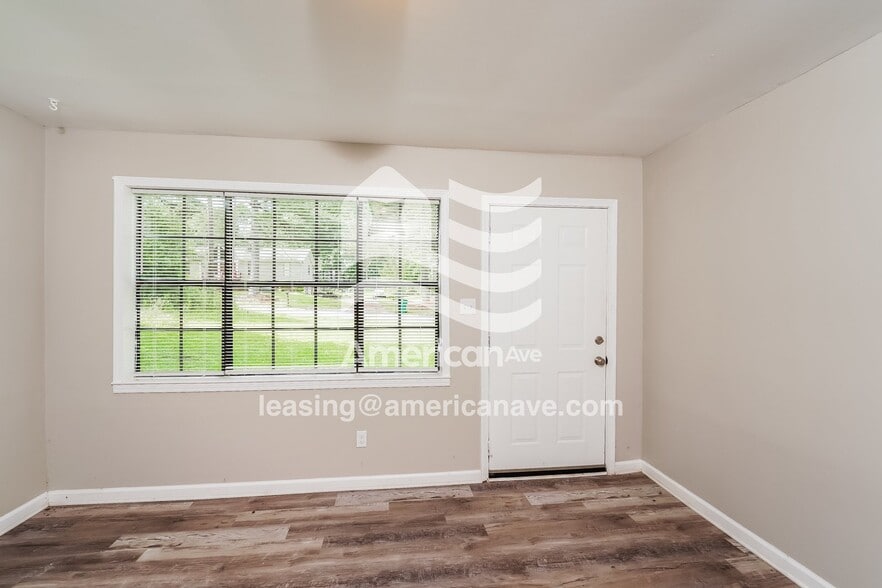 Building Photo - 1240 4th Pl