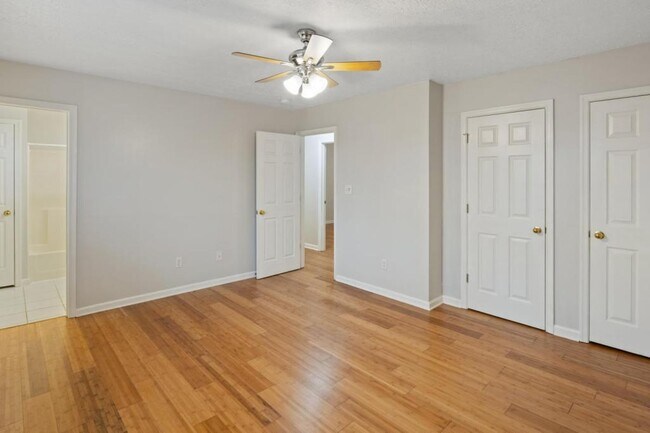 Building Photo - 359 Montgomery Cir