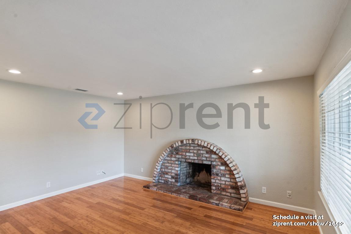 Building Photo - 1872 Anne Marie Ct