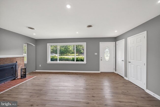 Building Photo - 45448 Mallard St