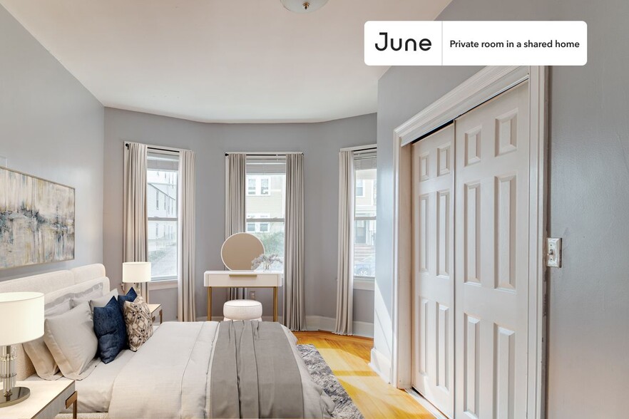 Primary Photo - Private bedroom in 3 bed/1.5 bath Home