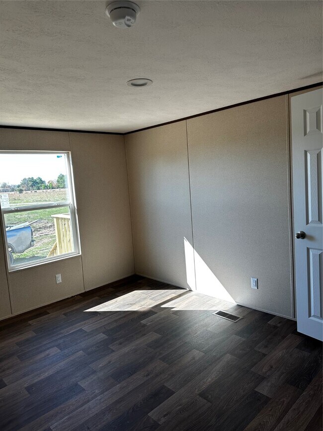 Building Photo - 33704 Dori Ln