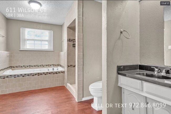 Building Photo - 611 Wilson Ct