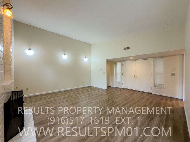 Building Photo - Beautifully Renovated 3 Bedroom Available Now