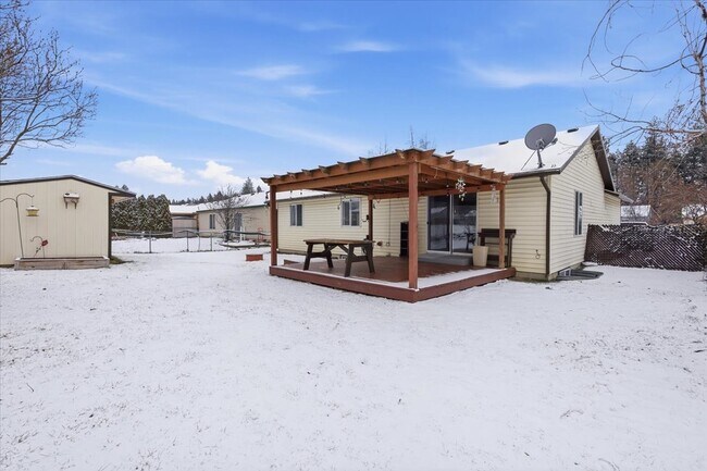 Building Photo - 6743 Kamloops Dr