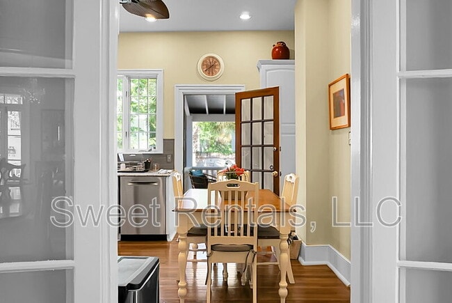 Building Photo - 6 Wentworth St