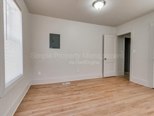 Building Photo - 943 East Dr