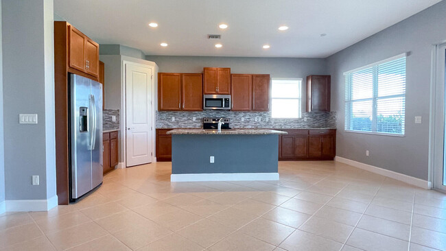 Building Photo - 15995 Whippoorwill Cir
