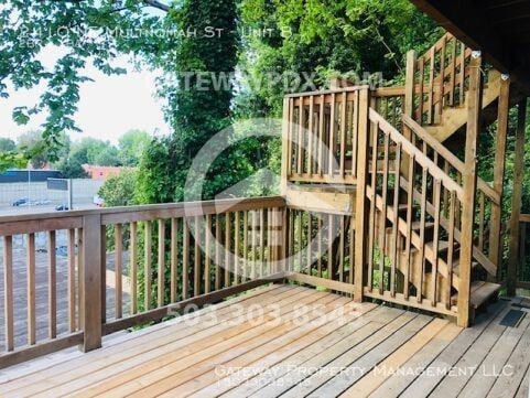 Building Photo - 2410 NE Multnomah St