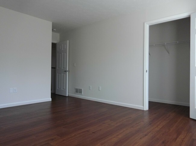 Building Photo - 1812 Athens Dr