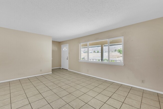 Building Photo - 3300 Hayes Ave