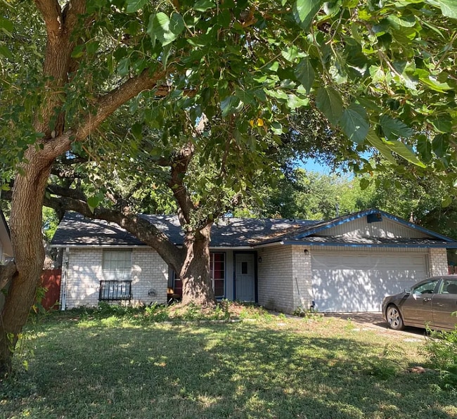 Building Photo - 12302 Double Tree Ln