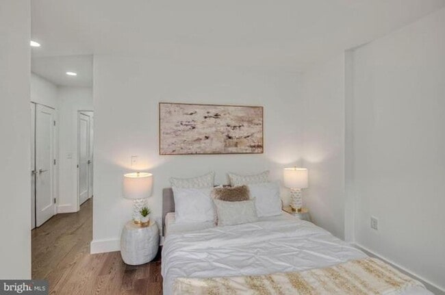 Building Photo - Columbia Heights 2BR 2BA w/Parking & Private Patio Garden