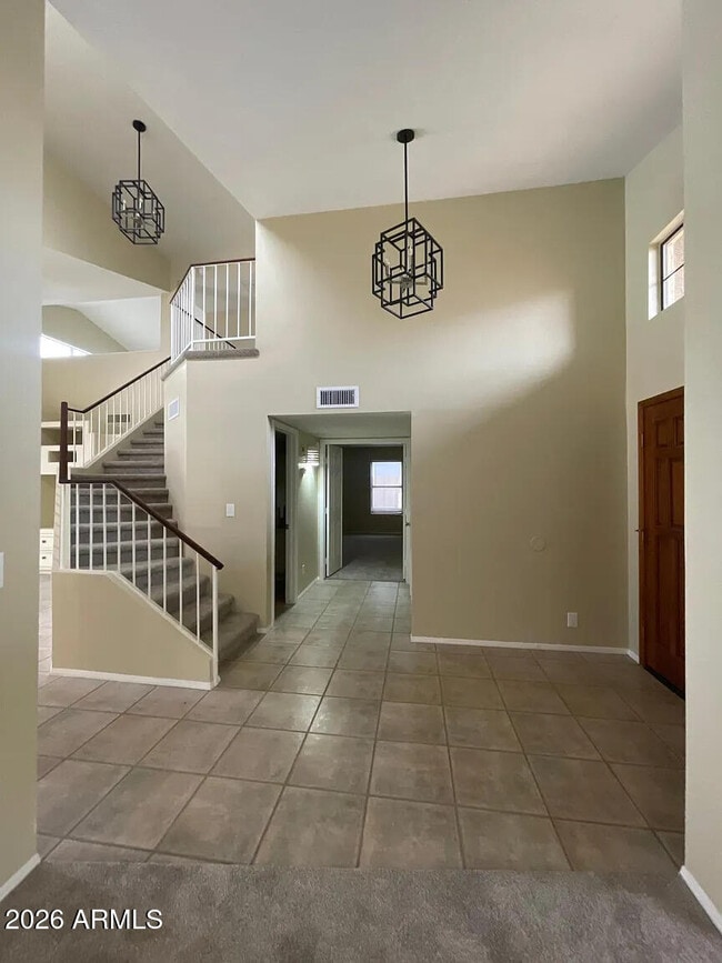 Building Photo - 5125 E Fellars Dr