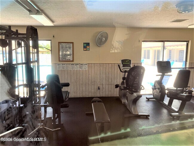 Building Photo - 3291 River Villa Way