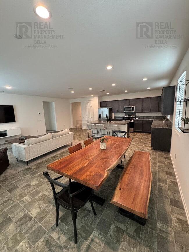 Building Photo - Beautiful 3 Bed, 2 Bath Single-Story Home in McSweeny Farms with Open-Concept Living
