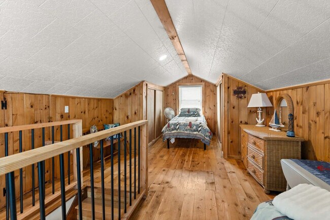 Building Photo - 12 Harris Ave