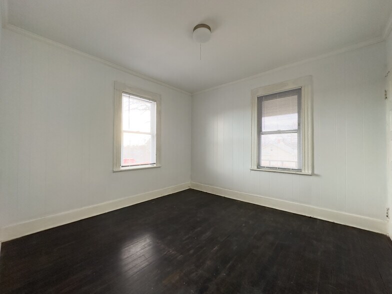 Bedroom 1 - 367 Bishop Ave