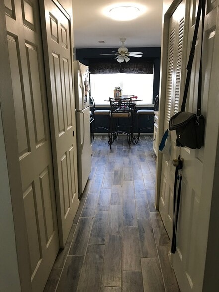 Building Photo - 107 Sharon Garden Ct