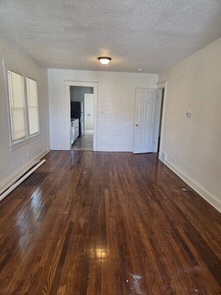 Building Photo - 3429 Mersington Ave