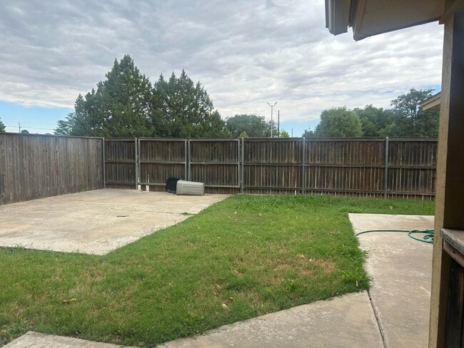 Building Photo - 7702 Knoxville Dr