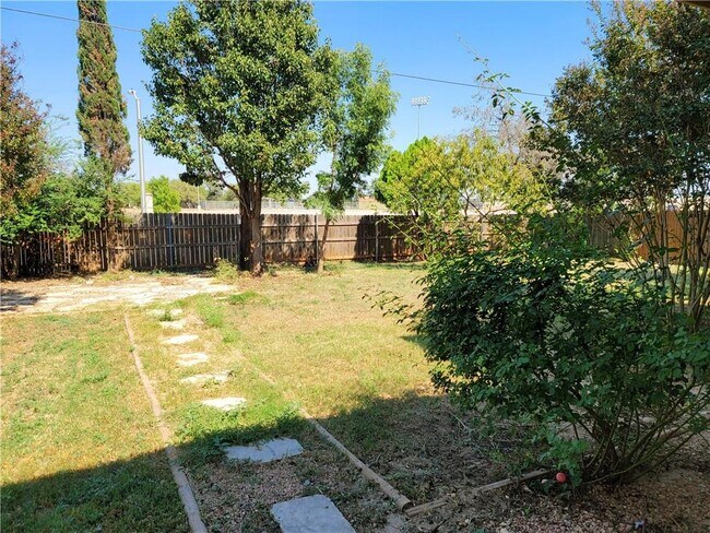 Building Photo - 2103 Ariella Dr