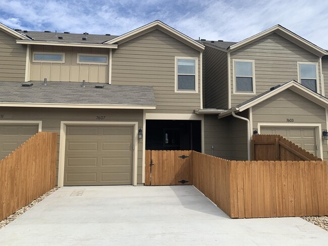 Building Photo - 7607 Stonehollow