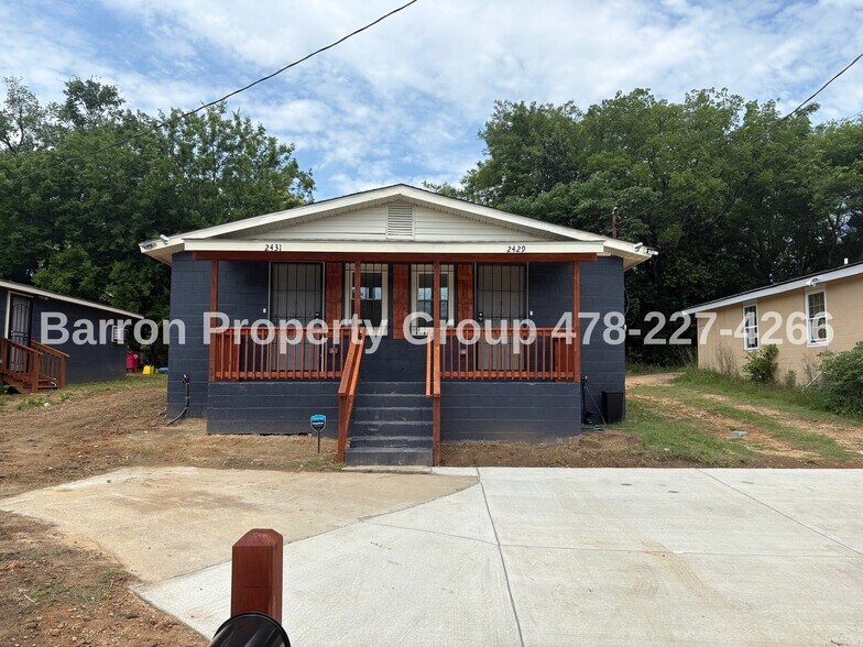 Primary Photo - 2431 Monroe Ave