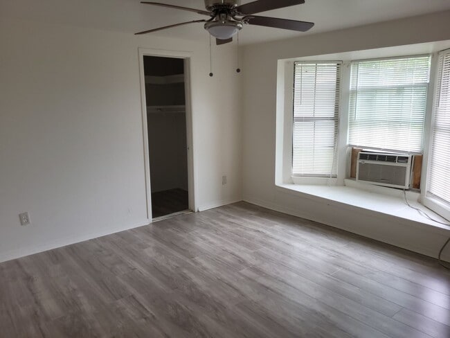 Building Photo - 6950 Lark Haven Ln