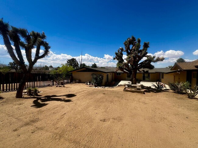 Building Photo - 56769 Joshua Dr