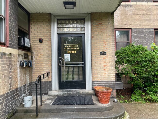 Building Photo - 230 Farmington Ave