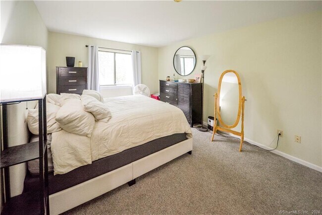 Building Photo - 115 Fillow St