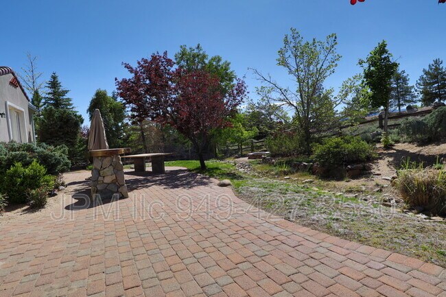 Building Photo - 3000 Granite Pointe Dr