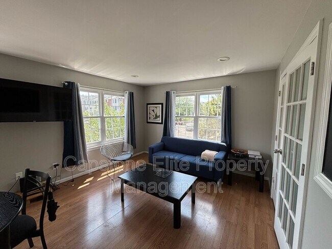 Building Photo - 35 Rutgers Dr