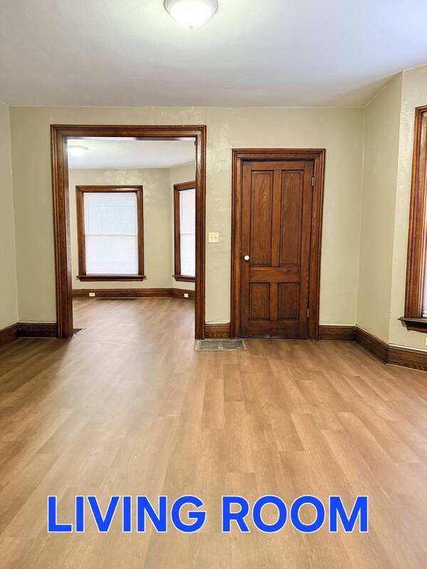 Building Photo - 1023 W 21st St