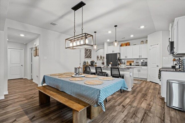 Building Photo - 6326 Matagorda Rd