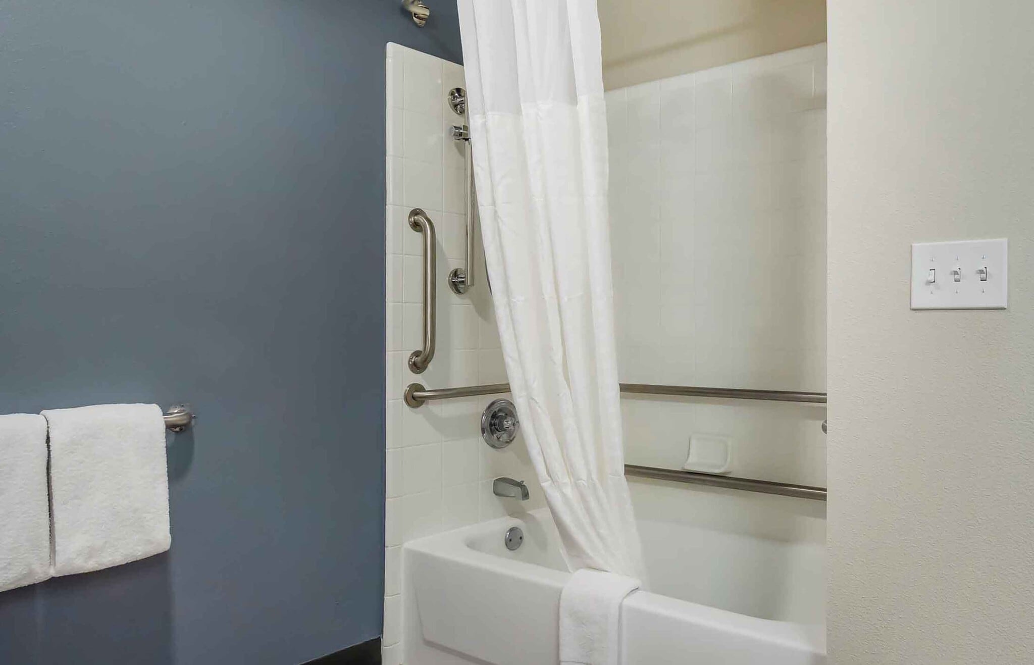 Building Photo - Furnished Studio-Seattle - Redmond