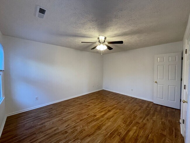 Building Photo - 3 bedroom, 2 bathroom home in Beau Rivage Plantation!