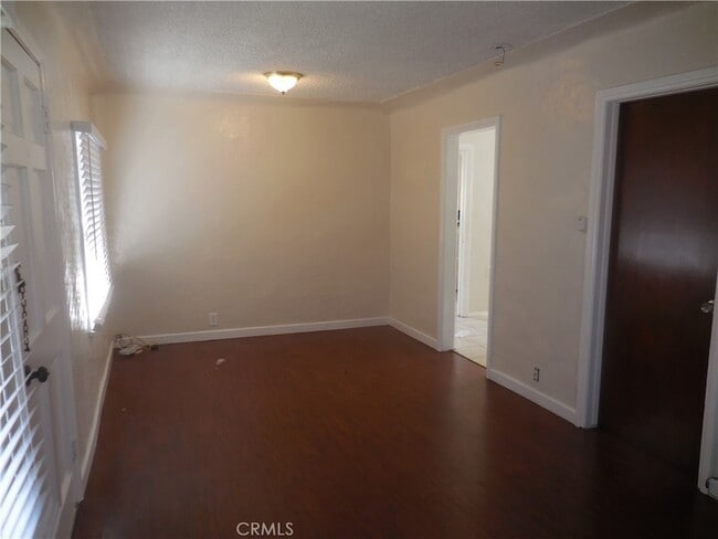 Building Photo - 959 W 17th St