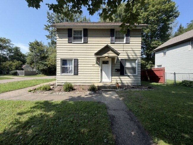 Building Photo - 754 Hayden Ave