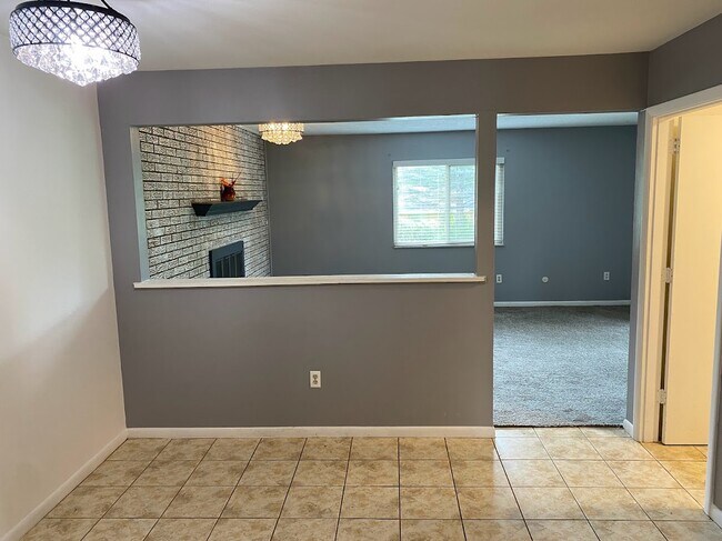 Building Photo - 3112-3114 Honeycutt Cir