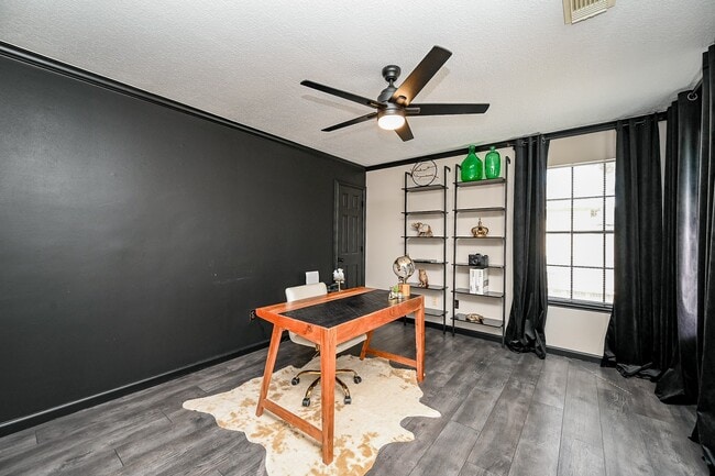 Building Photo - 13606 Champions Centre Dr