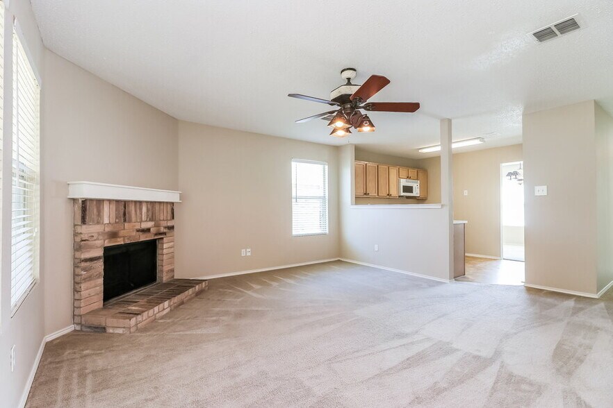 Building Photo - 4208 Hunters Creek Dr