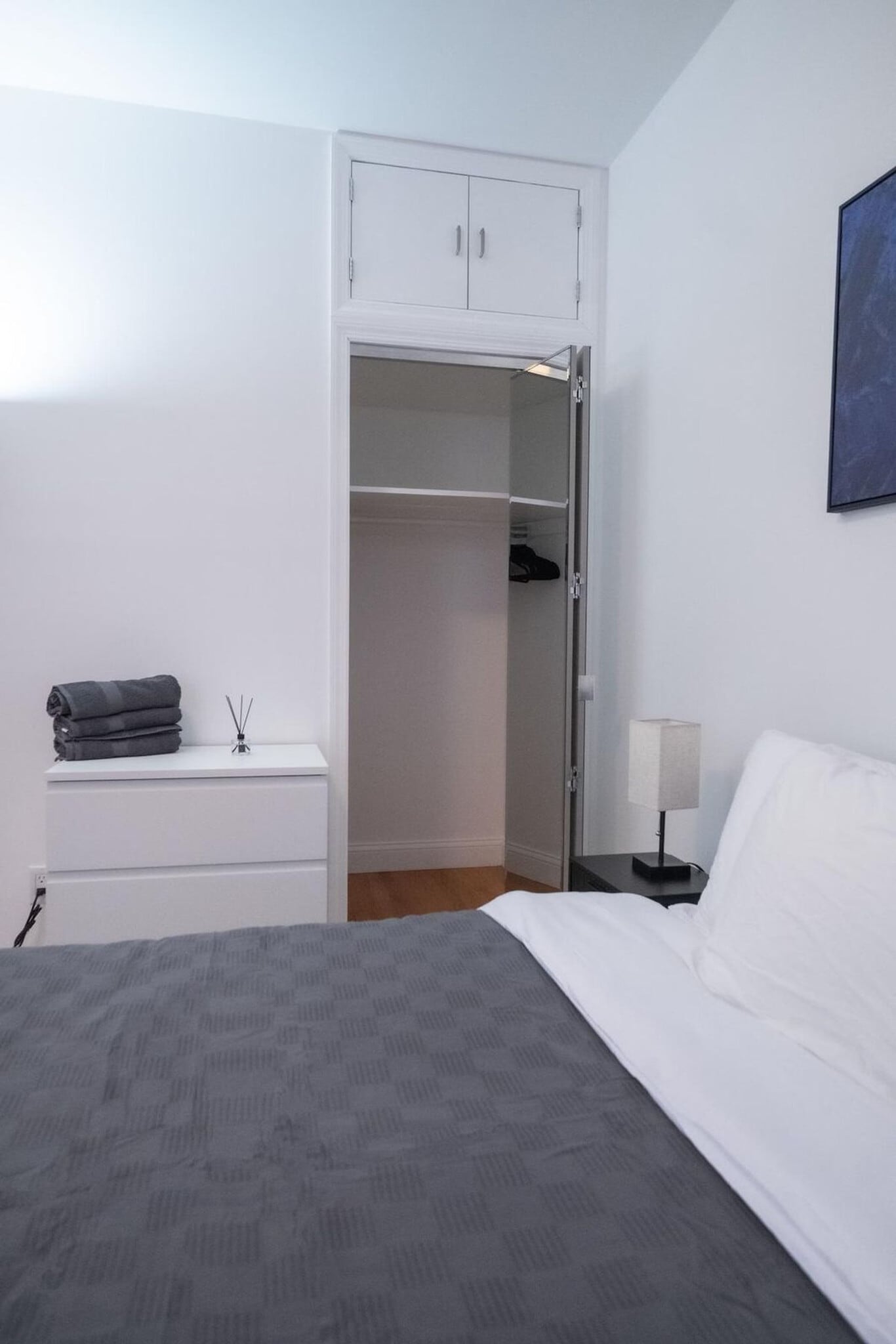 Building Photo - 302 E 104th St