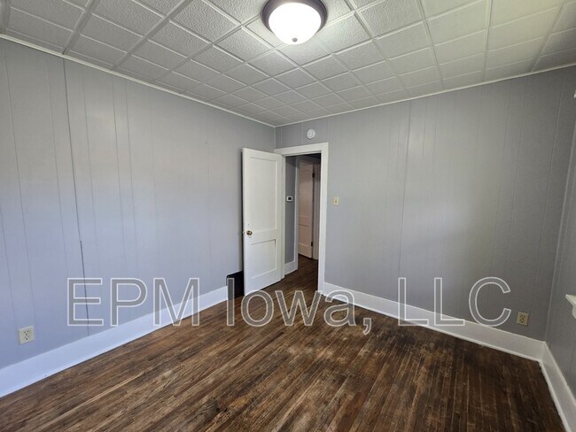 Building Photo - 543 Sumner St