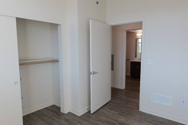 Building Photo - 5885 W 14th Ave